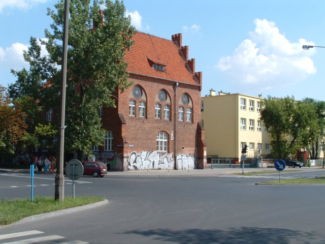 budynekvlowtoruniu.jpg