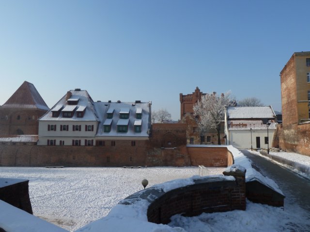 zamekkrzyackiwidoknagdaniskoihotel1231zima2010.jpg